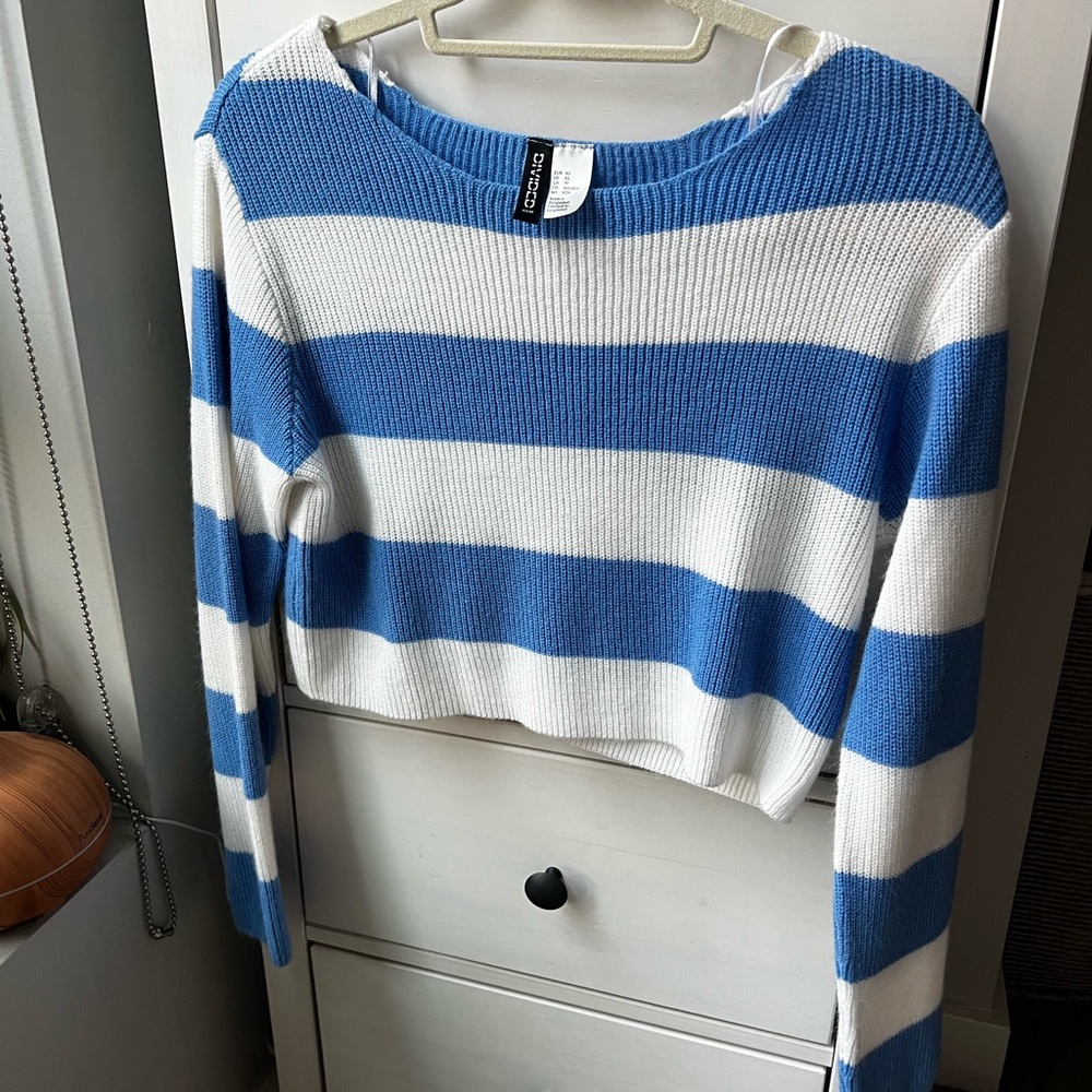 H&M Divided Blue and White Striped Cropped Sweater - XS